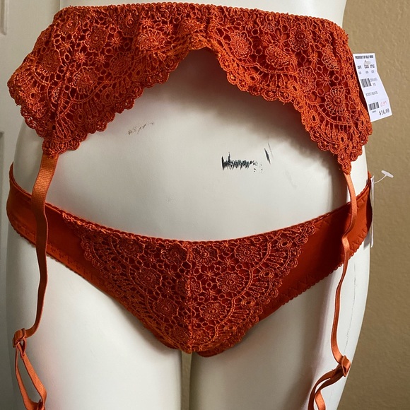 NEW Fredericks of Hollywood garter set - Picture 5 of 6